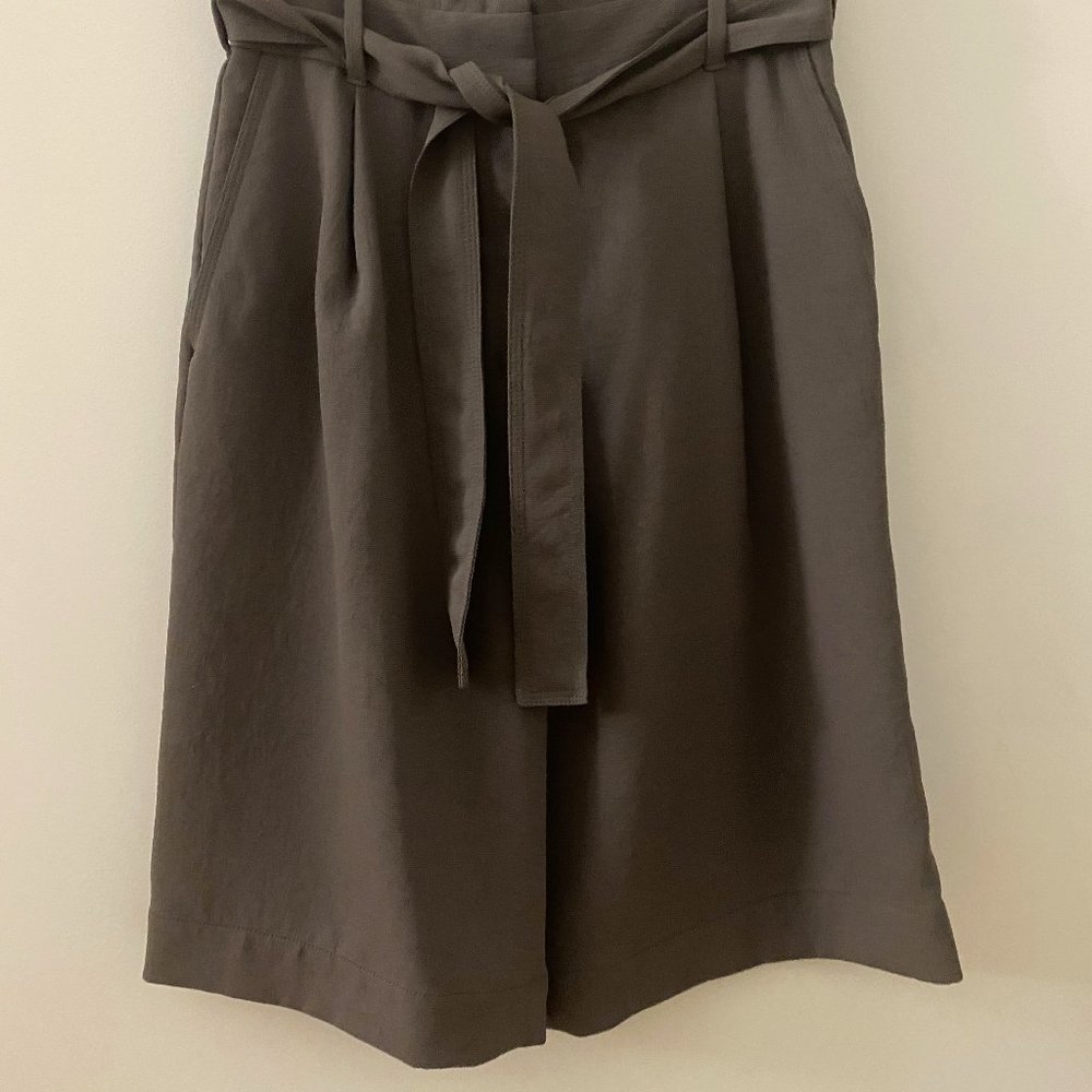 Aritzia Cropped Wide Legged Tie-front pant -Size 6